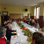 Déjeuner en l'honneur de Mme Quentin, architecte, et des artisans, en présence du conseil municipal et de nombreux élus