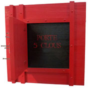 "Porte 5 clous". Composition bois et clous. Collection privée 