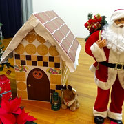 会場のサンタにローデンベルクのサンタを思い出しました。　　・遠き日のローデンベルクのサンタふと(和良)