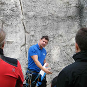 Theorieunterricht Klettersteigkurs bei Sports & Outdoor Guide