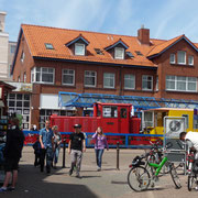 der Zug zum Hafen wartet