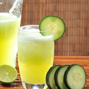 Agua con piña y pepino
