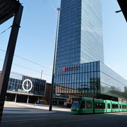 Das Kongress Center mit Hochhaus.