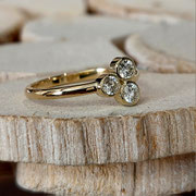 Goldring mit Brillanten