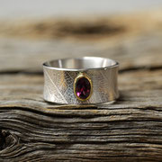 Silberring mit Rhodolith