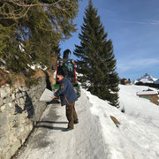 Weg splitten, Oberlech