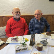 Günther Wünschel (links) und Theo Burk beim Abschluss im Landhauskaffee