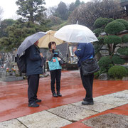 ７．正福院境内・今日はゆったりと説明が聞けました