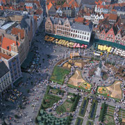 La plaça Grote Markt al cor de la ciutat de Bruges