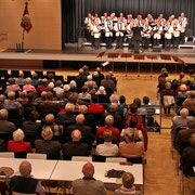 Aufmerksame Zuhörer beim Konzert des Männerchores Bad Bentheim im Forum