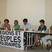 Lors du débat sur la reconnaissance des langues régionales, avec, au centre, le député R&PS à l'Assemblée Nationale, Paul Molac.