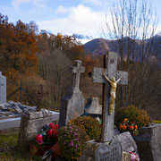 Kerkhof bij Balacet, Franse Pyreneeën