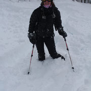 ...Richtig! Der Schnee ist so tief, da bleibt man stecken!