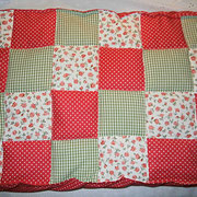 Patchworkkissen "Milli" ist ca. L40 x B60 x H5 cm,aus Baumwolle, bis 40°C im Feinwaschgang waschbar, nicht Trockner geeignet. Ab 34,95€