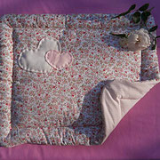 Boxeneinlage "Emilia" ist ca. B57 x H46 cm, bis 40°C im Feinwaschgang waschbar, Trockner geeignet, nur schontrocknen. Ab 14,95 €