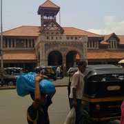Khar Railway Station, Mumbai - Photo: Sabine Anders