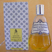 Flacon Capsule  Pochet & Du Courval 250ml - 14,5cm (bouchon émeri + capsule métal). Détruit en 1955 250ml - 12/13cm (1955) nouvelle taille avec bouchon à vis Etiquette papier journal de 1920 à 1966 Etiquette ovale de 1966 à 1971