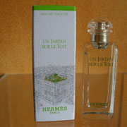 2011 - Parfum: Jean Claude Ellena