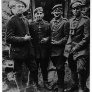 Wilhelm Weber mit Kameraden