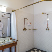 Suite 'Watsonia' - Bathroom