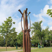 Dr. Rolf Laven, "Feder_Klang_Spiel", 2006, Stahl