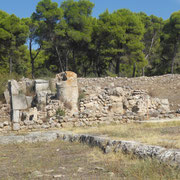 Epidaure -Sanctuaire d'Asclépios: ruines.Ici convergeaient les malades.