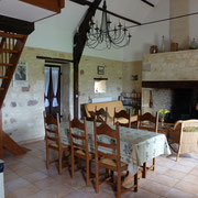 Gîte Le vieux Frêne : De open haard vervangen de oude