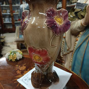 vase ancien en barbotine