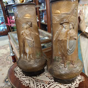 paire de vases en plâtre 