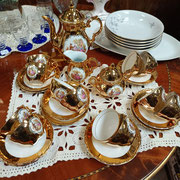 service en porcelaine scène galante
