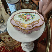 bonbonnière en porcelaine de limoges