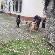 SCHMIEDEN - Begeisterte Kinder freuen sich immer wieder auf die Zauberschmiede.