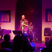 Volles Haus, voller Sound – Chapelle d’Amour im JUKU! Ein tolles Jazz-Konzert mit einem begeistertem Publikum.