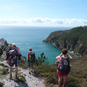 sur le GR34 dans l'Anse Saint Nicolas 