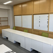 ホワイトボード付家具　職員室1
