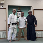 2026年5月9日 佐久間錦二先生、一ノ矢充（松田哲博）さん、塩坂洋一先生 記念撮影