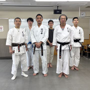 2026年3月8日 国際尚武館空手道協会（ISSKA）小濱館長、沖縄首里手小林流昇空会 山岸先生　記念撮影