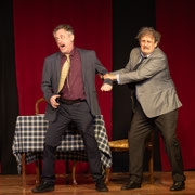 Fotografia di scena dello spettacolo teatrale Comedy Party al Teatro Caboto Kolbe | Alessandro Tintori