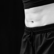 Shamiri®: fotografia in bianco e nero di Annalisa Loiodice mentre si allena in palestra | Alessandro Tintori