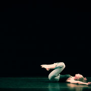 Fotografia di performance Giulia Temperini - studio meditazione fotografica di Alessandro Tintori