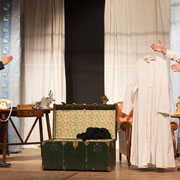 Fotografia di scena dello spettacolo Doppio inganno con delitto al Teatro Caboto Kolbe di Milano | Alessandro Tintori