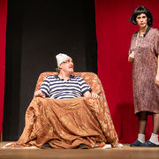 Fotografia di scena dello spettacolo teatrale Comedy party al Teatro Caboto Kolbe di Milano | Alessandro Tintori