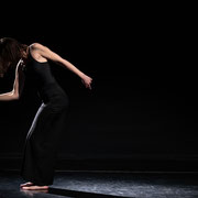 Fotografia di performance Giulia Temperini - studio meditazione fotografica di Alessandro Tintori