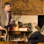 Fotografia di scena dello spettacolo teatrale "O la borsa o le corna" | Alessandro Tintori