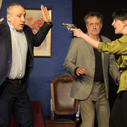 Fotografia di scena dello spettacolo teatrale Mai fidarsi di un uomo in mutande al Teatro Caboto Kolbe di Milano | Alessandro Tintori