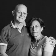 Ritratto fotografico solidale in bianco e nero progetto In Posa per l'Acqua