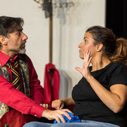 Fotografia di scena spettacolo teatrale Tre cretini... sono meglio di uno al Teatro Caboto Kolbe | Alessandro Tintori