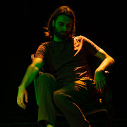 Fotografia a colori di danza contemporanea a teatro | Alessandro Galati per Alessandro Tintori