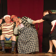 Fotografia di scena dello spettacolo teatrale Comedy Party al Teatro Caboto Kolbe | Alessandro Tintori