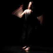 Fotografia di performance Giulia Temperini - studio meditazione fotografica di Alessandro Tintori